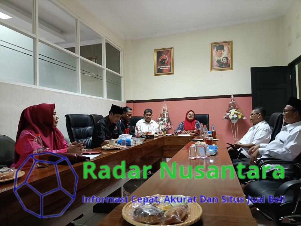 Desak Kesetaraan Status PPPK dan Beasiswa PIP, Guru Madrasah Lamongan Minta Dukungan DPRD Lamongan Fraksi PDI-P